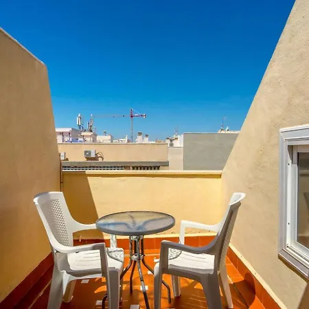 Acogedor Atico Con Tres En Apartmán