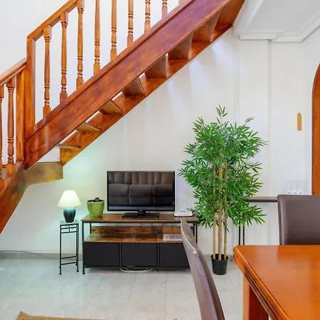 Apartmán Acogedor Atico Con Tres En *